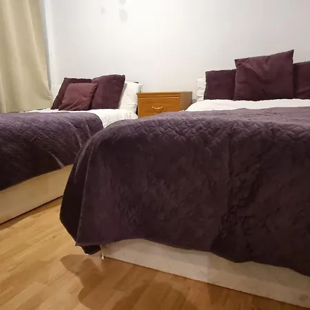 Apartment 4-bed In *