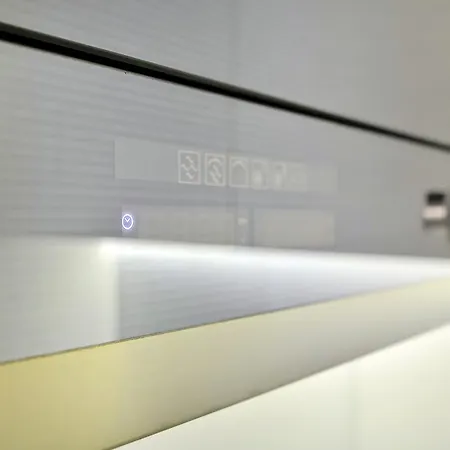 St George Wharf Apartment *
