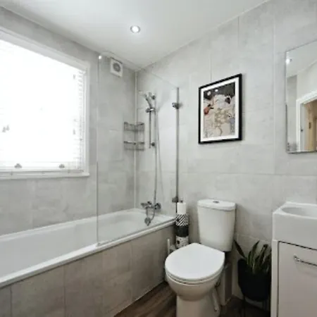 Apartment Chic 3bd Maisonette Wroof Terrace - Wandsworth! *