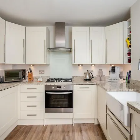 Chic 3bd Maisonette Wroof Terrace - Wandsworth! Apartment *