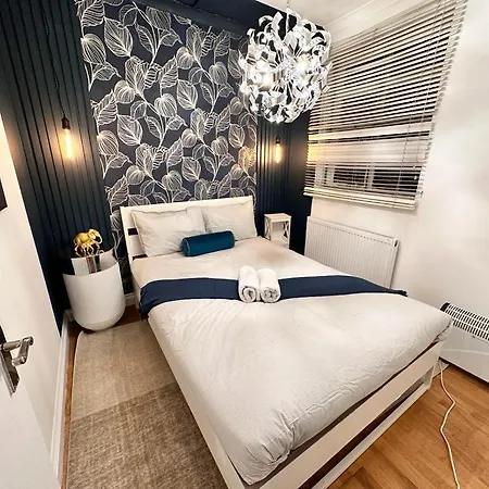 Apartment Paddington Station - 2-bedrooms, 2-baths And Living - Posh In London