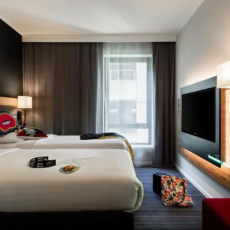 Moxy London Heathrow Airport