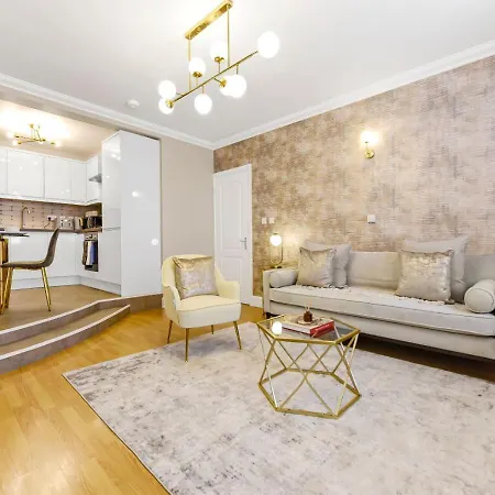 Charm: Stylish & Comfy 2br Flat In Apartment