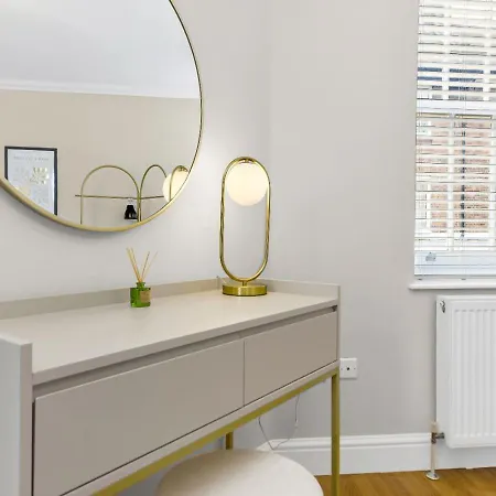 Charm: Stylish & Comfy 2br Flat In Apartment *