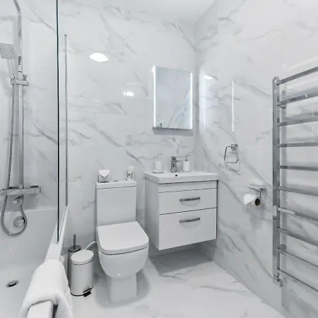 Charm: Stylish & Comfy 2br Flat In * London