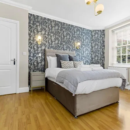 Apartment Charm: Stylish & Comfy 2br Flat In