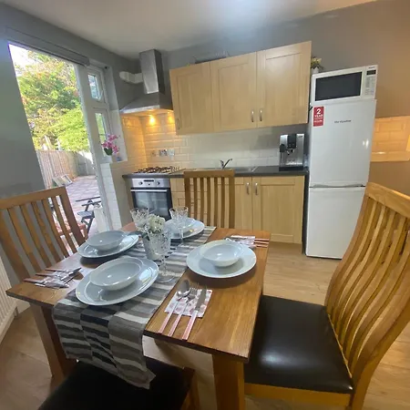 Lovely One Bedroom Garden Flat In Hendon * The Hyde