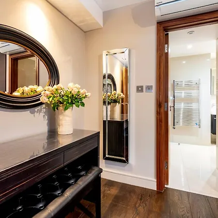 Camden Lux Suite-hosted By Sweetstay London