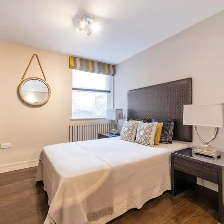 Camden Lux Suite-hosted By Sweetstay Apartment