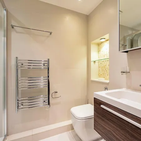 Camden Lux Suite-hosted By Sweetstay Apartment *