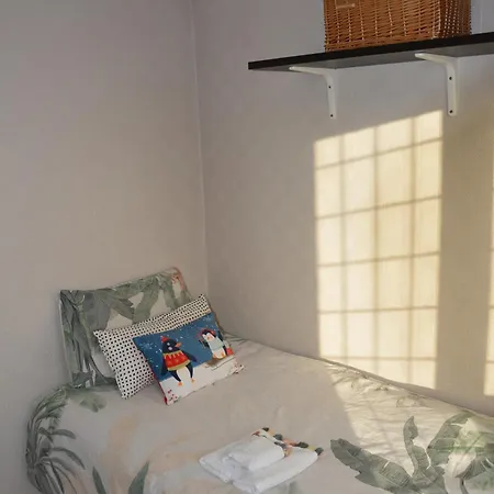 Holiday home Cozy, Modern, Spacious 4 Bedroom House In London Romford