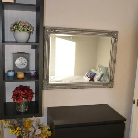 Holiday home Cozy, Modern, Spacious 4 Bedroom House In London Romford