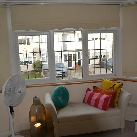 Holiday home Cozy, Modern, Spacious 4 Bedroom House In London Romford