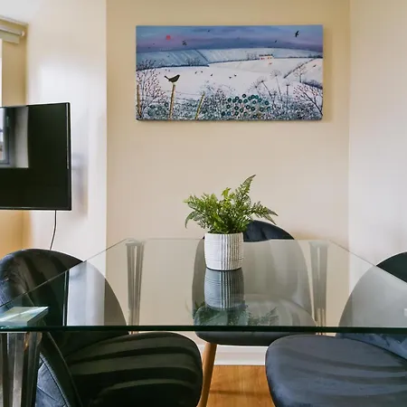 Amazing In Canada Water - Free Parking Apartment *
