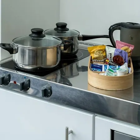 Apartment A Bright Lovely Spacious Studio. Woodford
