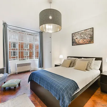 Cs Hyde Park Apartment London