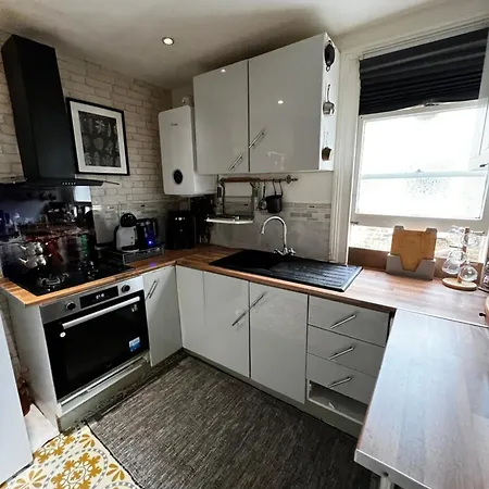 Apartment 2 Bedroom Flat In Kensal Rise London