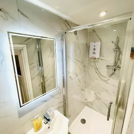 Ravensbury Apartment Mitcham
