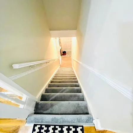 Ravensbury Apartment Mitcham