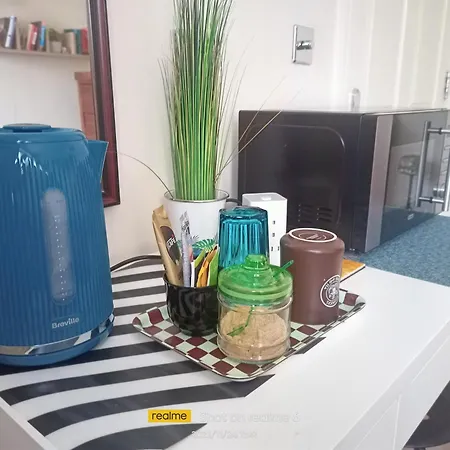 Goldy's Place In E17 * London