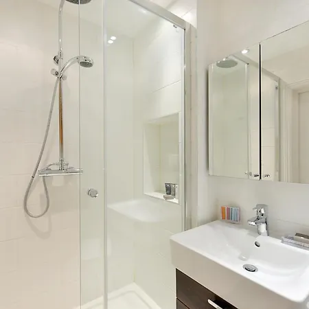 Chiltern Street Serviced By Globe Apartment