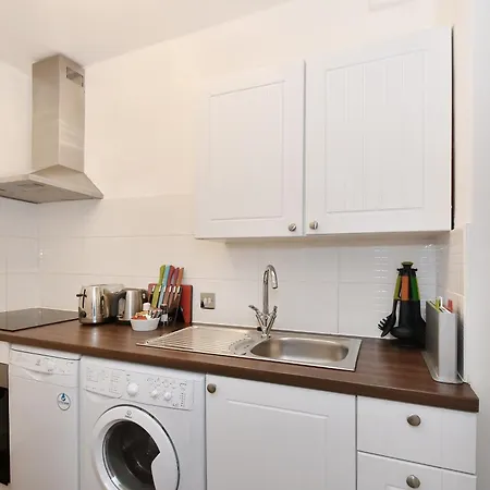 Chiltern Street Serviced By Globe Apartment *