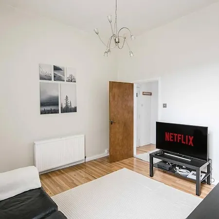 Super Stylish 1bd Flat With Garden In Leytonstone *