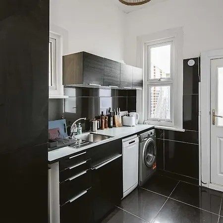 Super Stylish 1bd Flat With Garden In Leytonstone * London