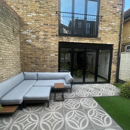Private In Mews House London