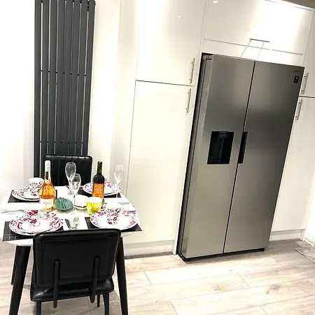 Uppamost London Luxury 2 *