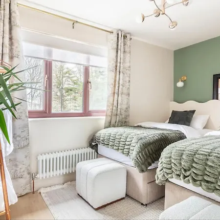 Spring Cosy 2-bed With Free Parking