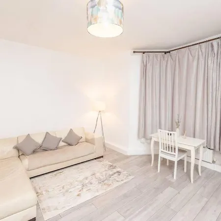 The Chelsea - 2 Bed Haven London