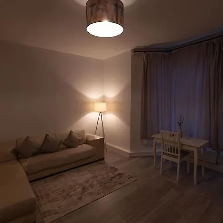 The Chelsea - 2 Bed Haven Apartment London