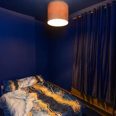 The Chelsea - 2 Bed Haven Apartment *