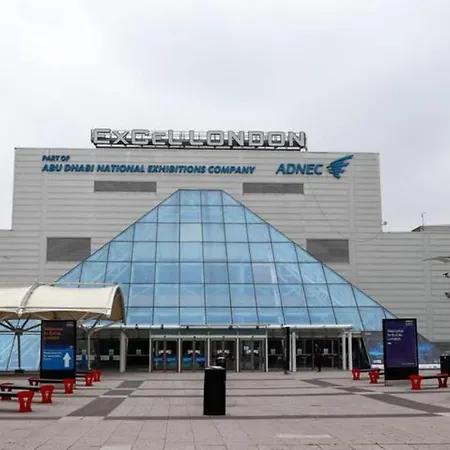 Hotel Your Royal Victoria Excel O2 Arena London