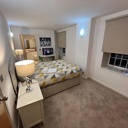 Hotel Your Royal Victoria Excel O2 Arena