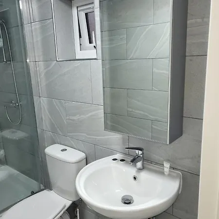 Lovely 2-bed Fully Refurbished House In Holiday home London
