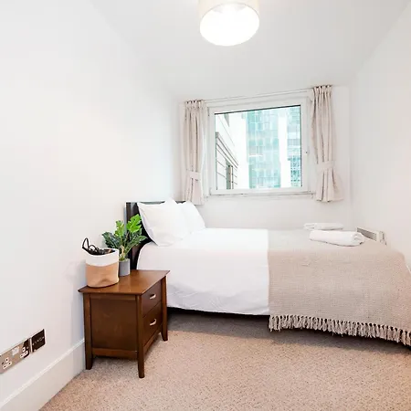 2 Bed 2 Bath Close To Big Ben * London