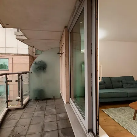 2 Bed 2 Bath Close To Big Ben Apartment