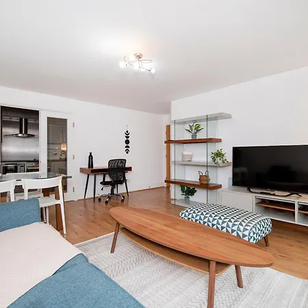 2 Bed 2 Bath Close To Big Ben