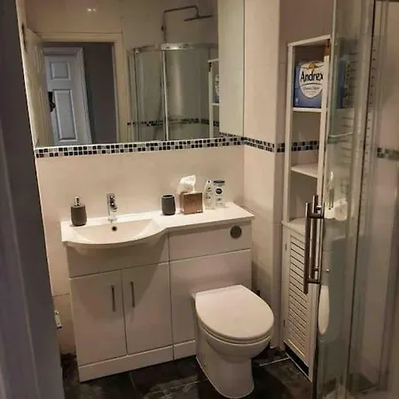 Modern Two Bed Flat In Canada Water Close To Transport * London