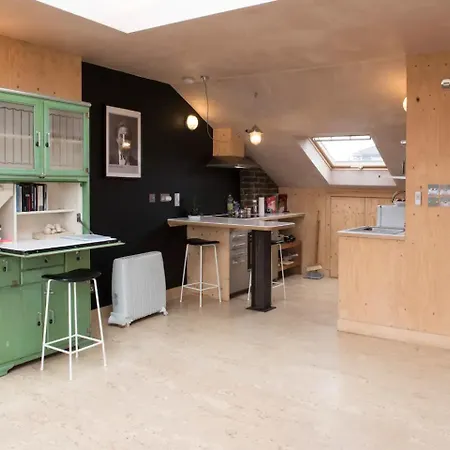 Stunning Loft In Brixton, *