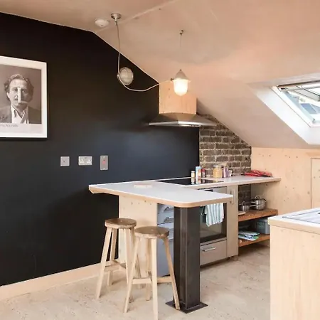 Stunning Loft In Brixton, Guest house *