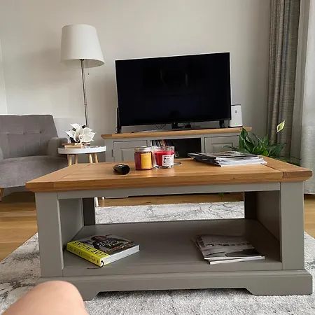 Apartment Luxury One Bedroom Flat In