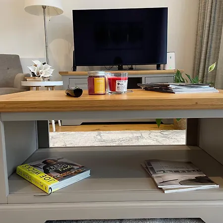 Apartment Luxury One Bedroom Flat In *