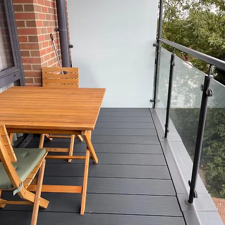 Luxury One Bedroom Flat In *