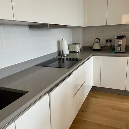 Luxury One Bedroom Flat In Apartment Harrow