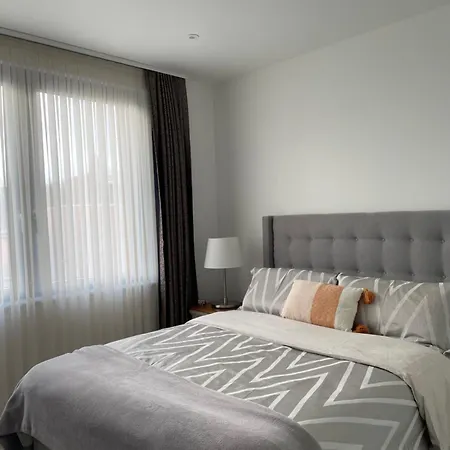 Luxury One Bedroom Flat In Apartment Harrow