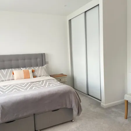 Apartment Luxury One Bedroom Flat In Harrow