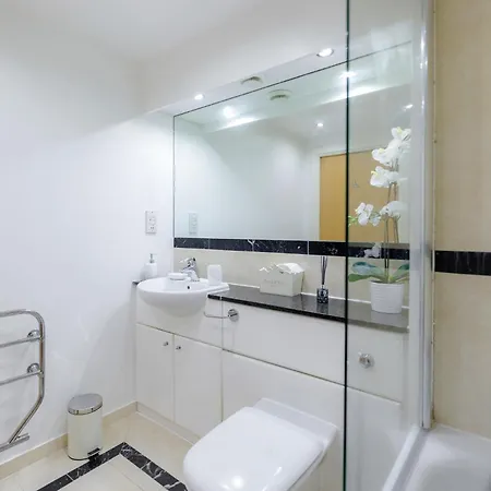 Apartment 2&3 Bedrooms Near Excel - Modern Spacious For Larger Groups *